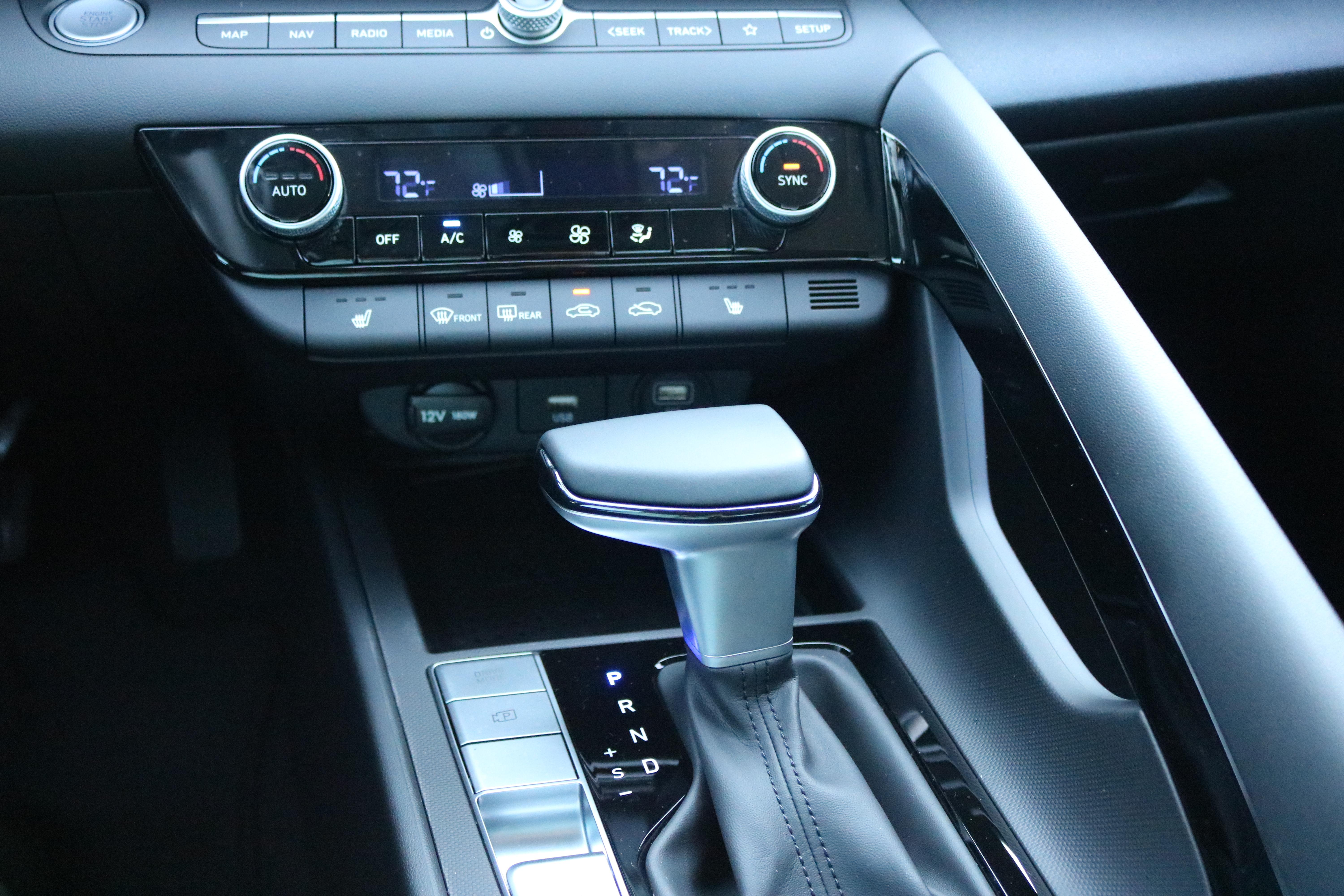 Hyundai Elantra photo 10