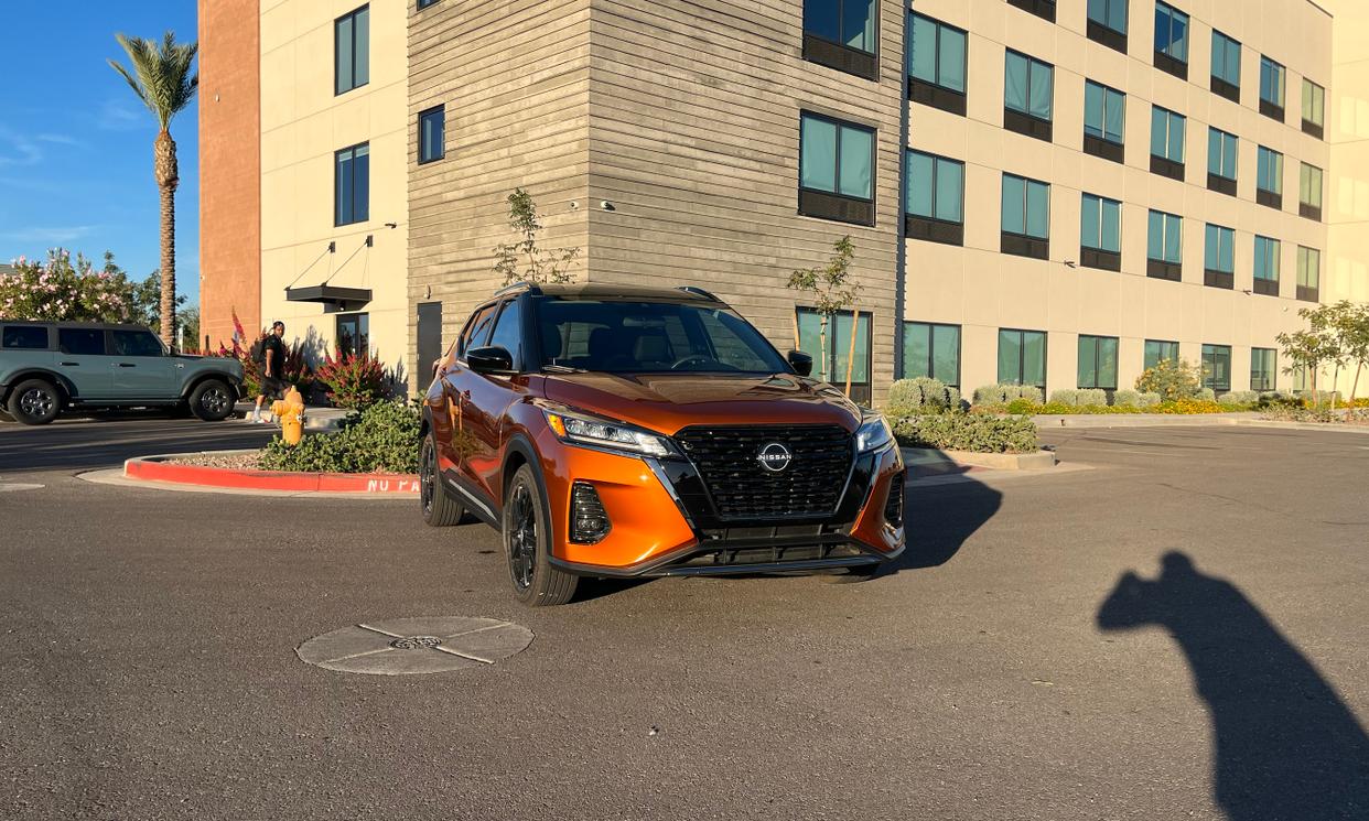 Nissan Kicks photo 2