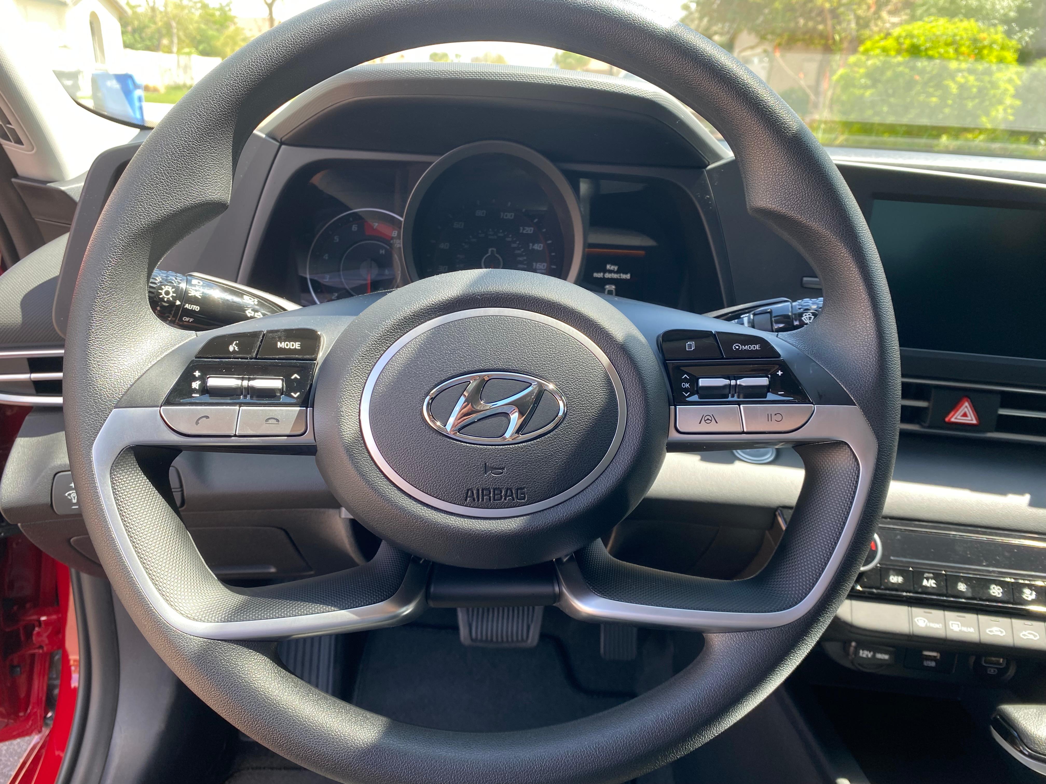 Hyundai Elantra photo 10
