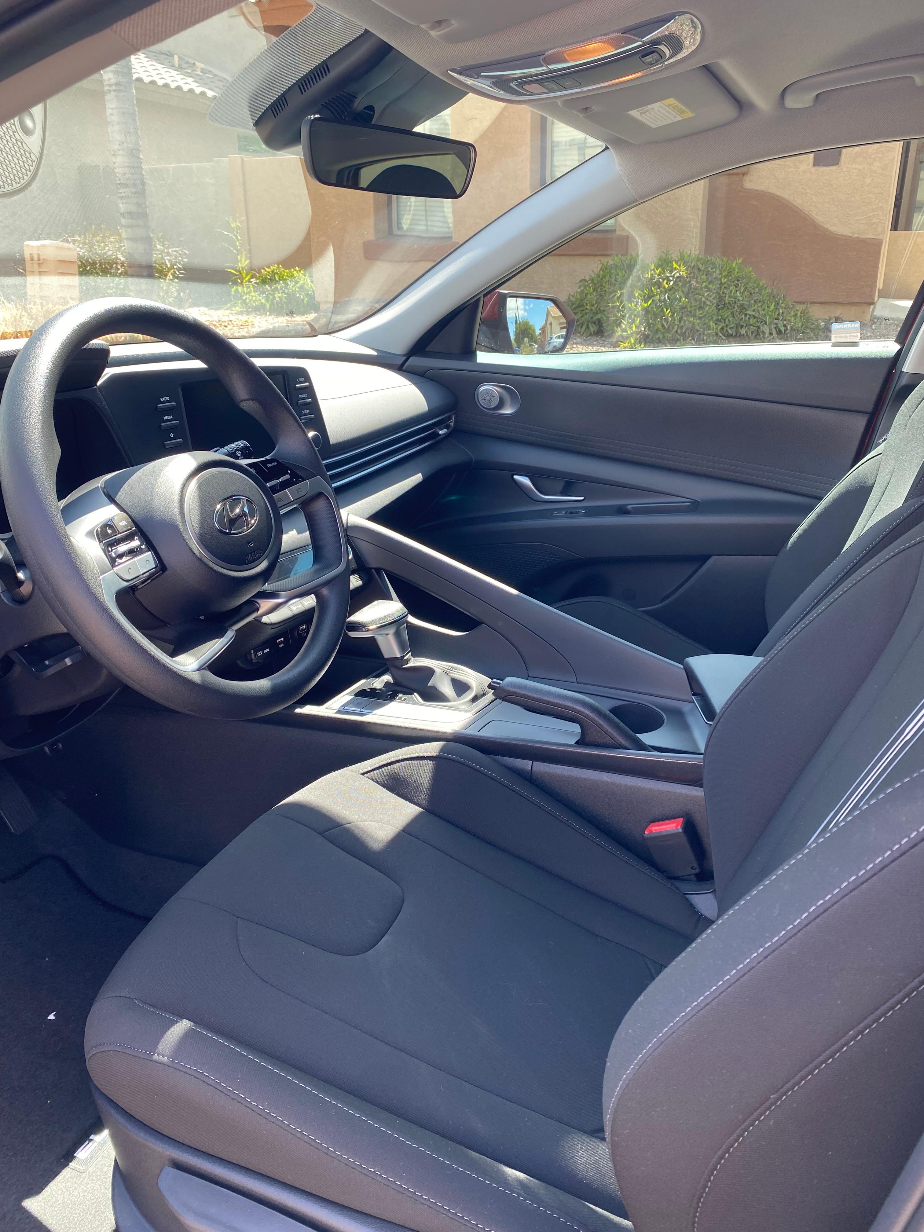 Hyundai Elantra photo 9