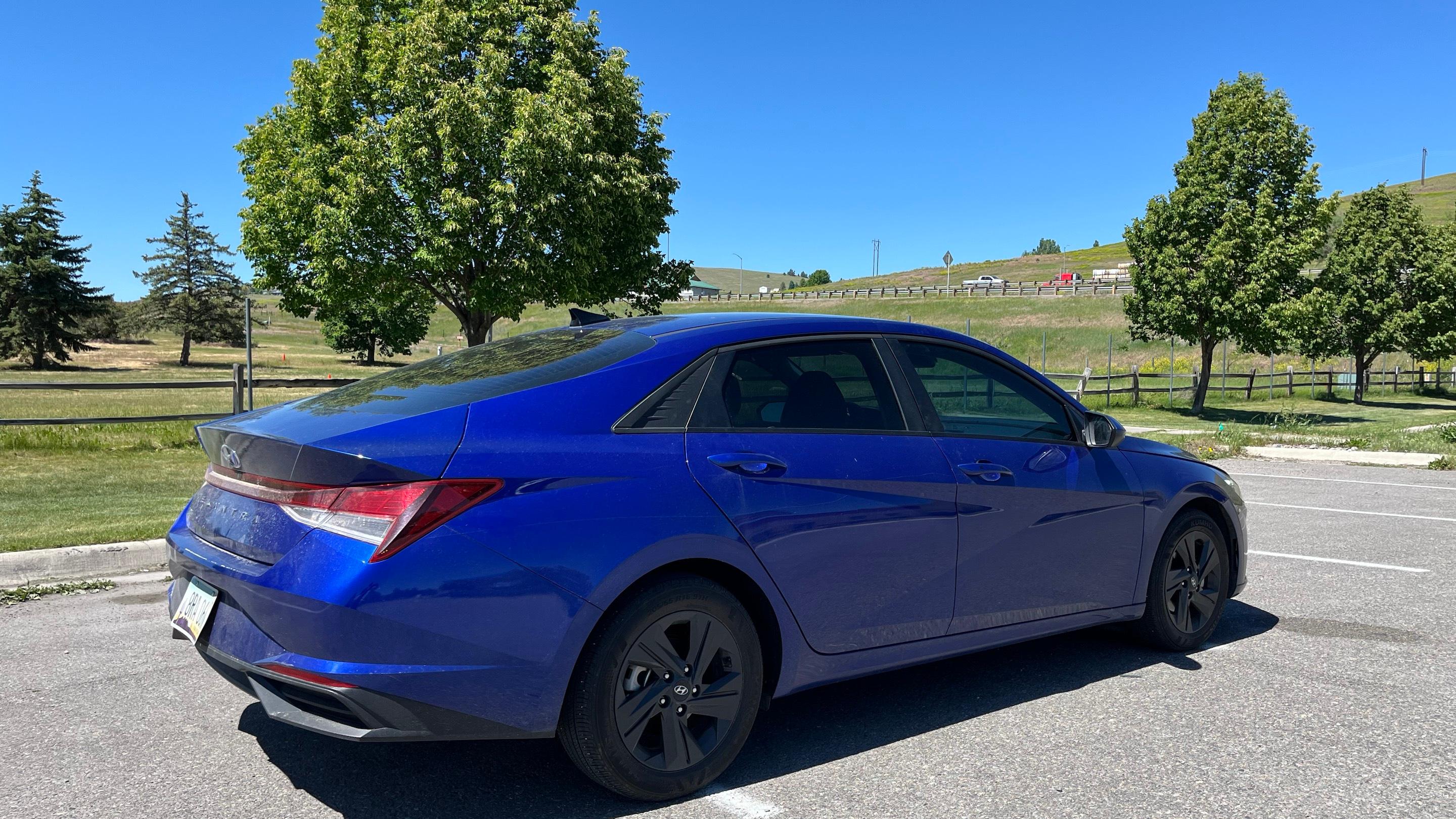 Hyundai Elantra photo 4