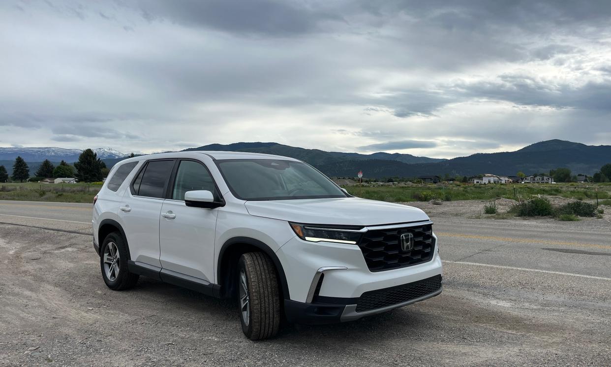 Honda Pilot photo 2