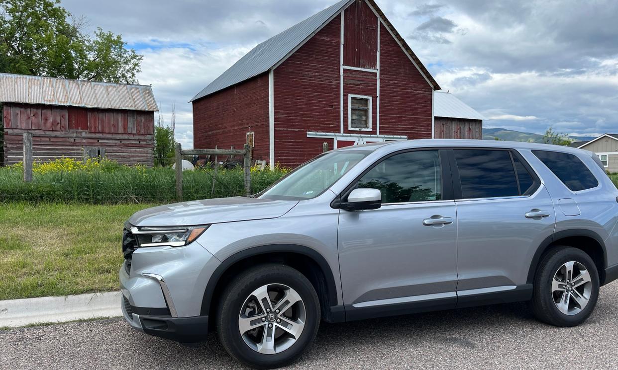 Honda Pilot photo 2