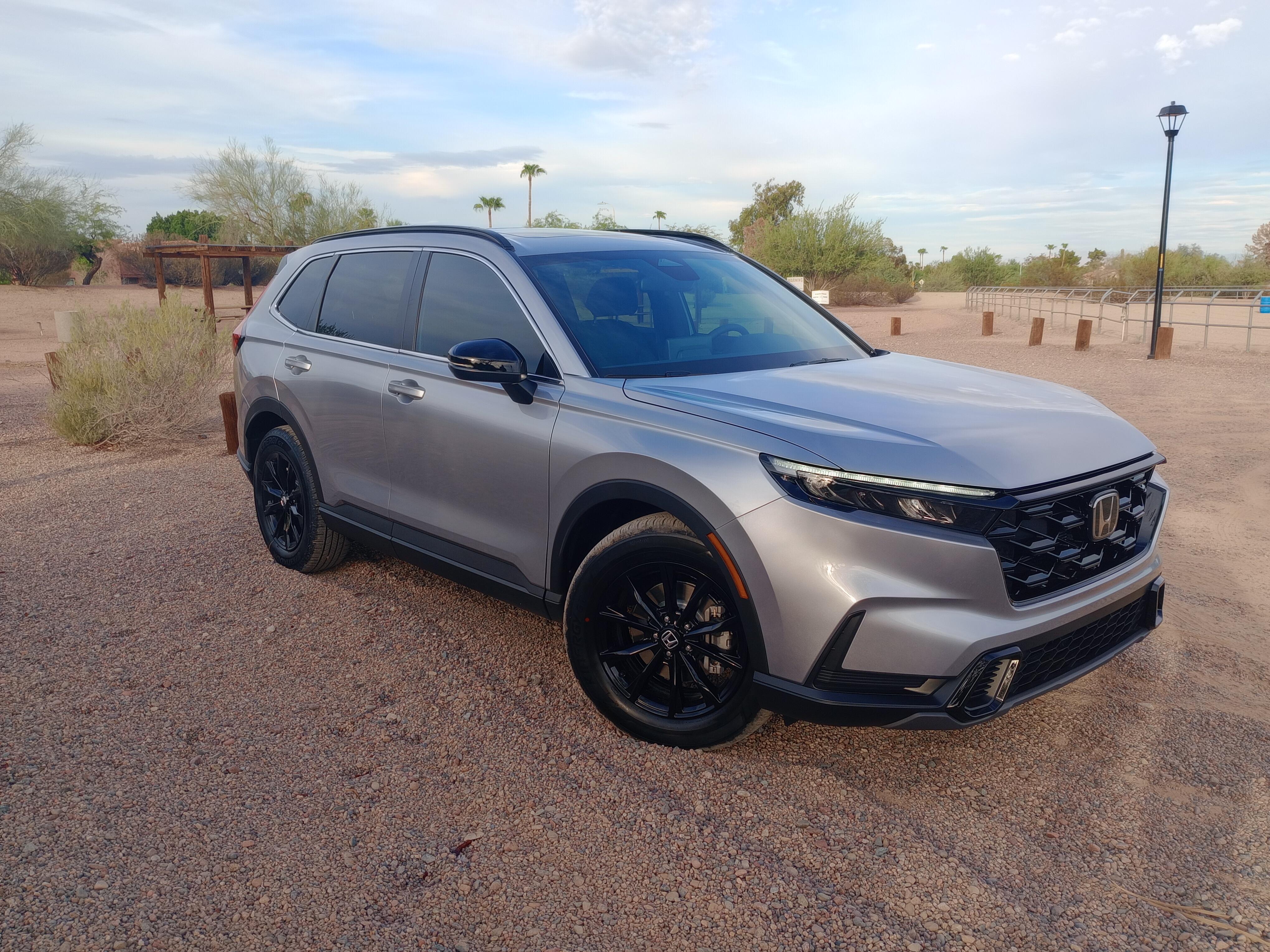 Honda CR-V Hybrid photo 9