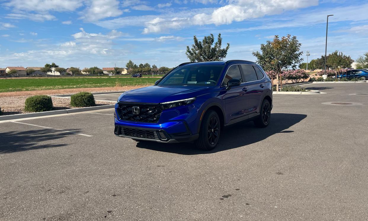 Honda CR-V Hybrid photo 3