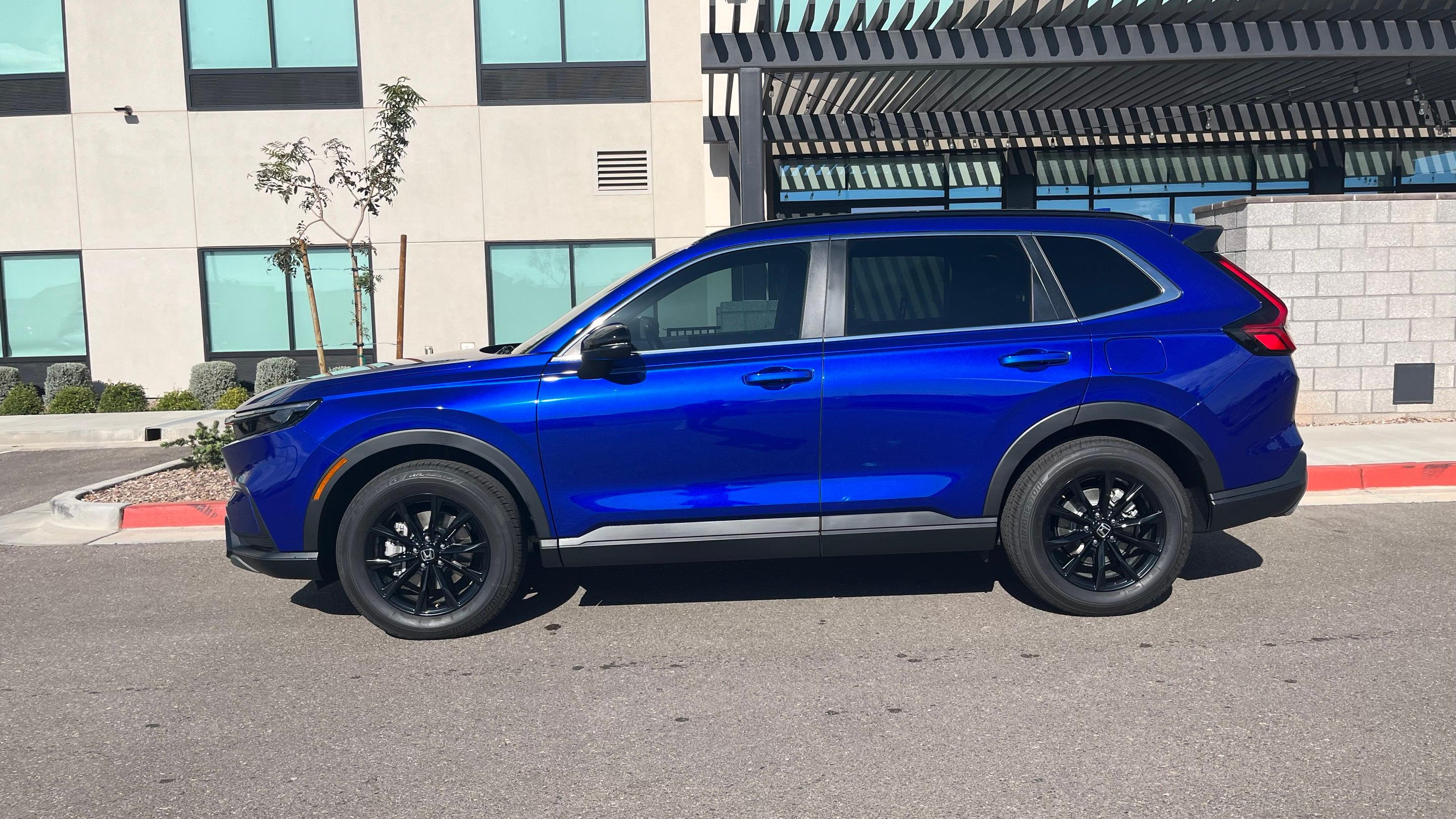 Honda CR-V Hybrid photo 4