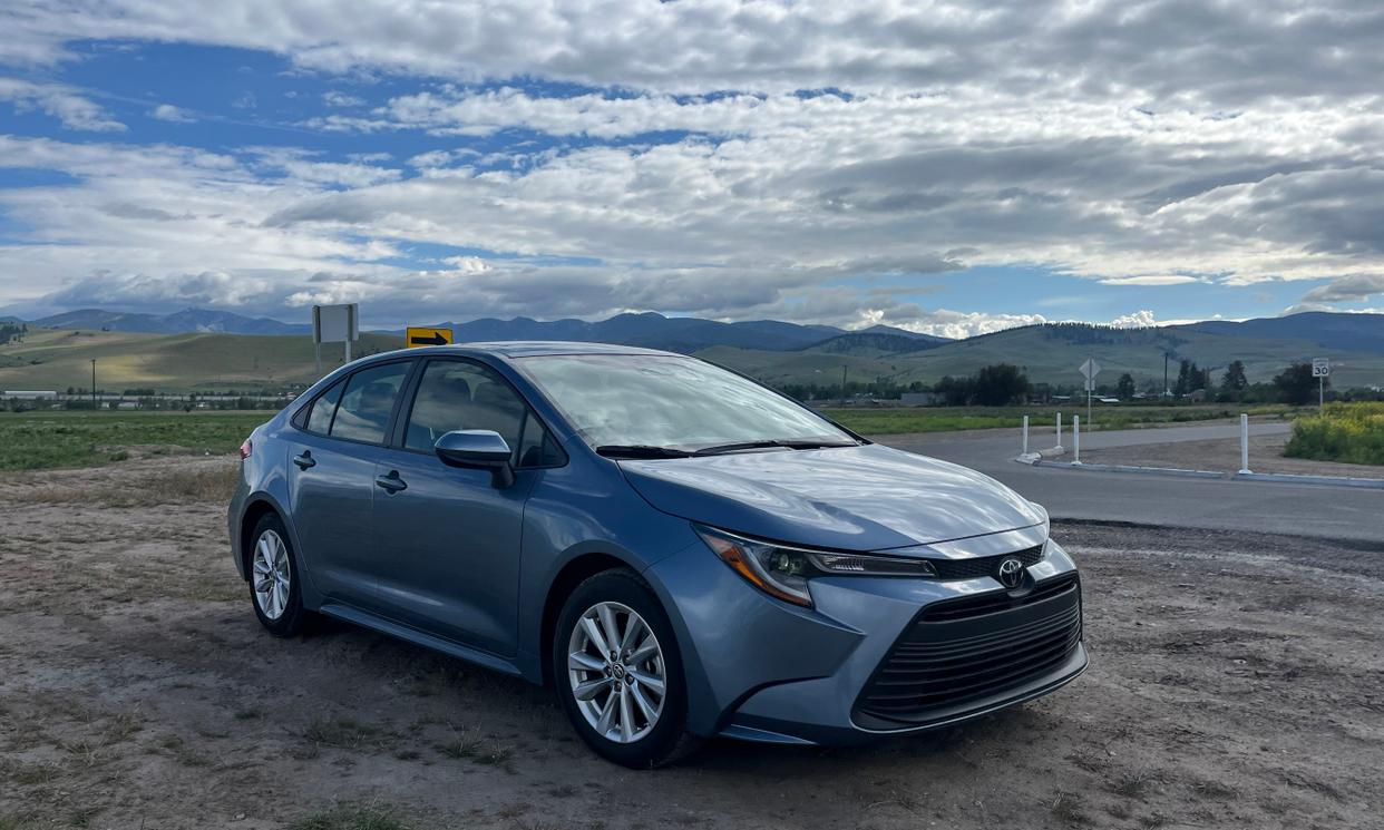 Toyota Corolla photo 2