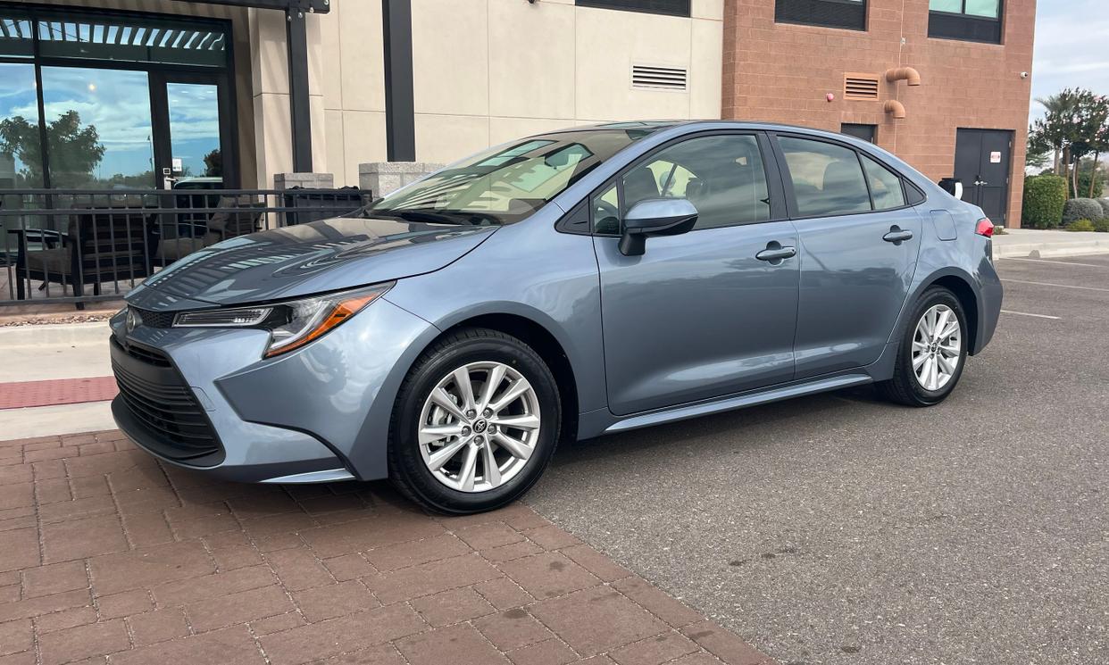 Toyota Corolla photo 3