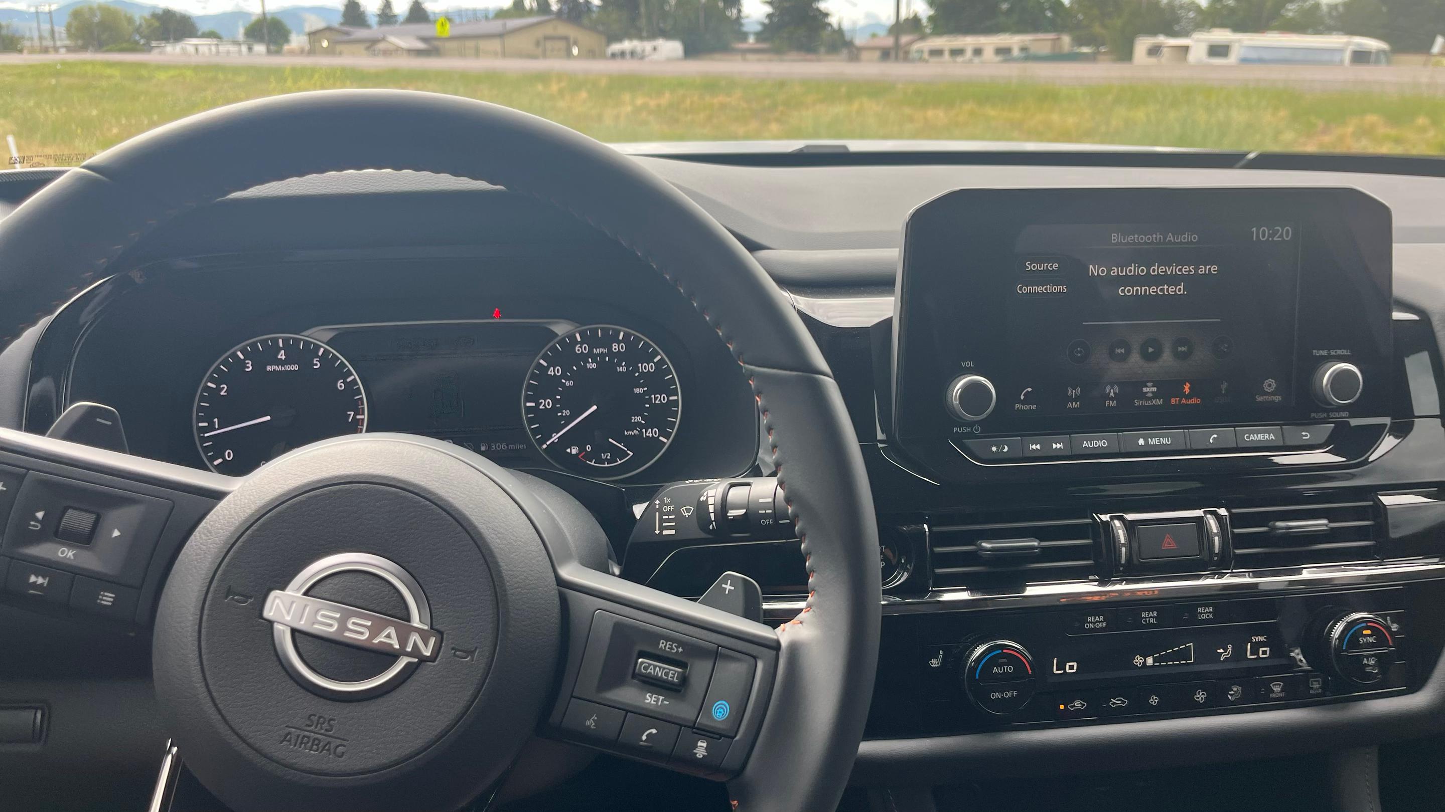 Nissan Pathfinder photo 6