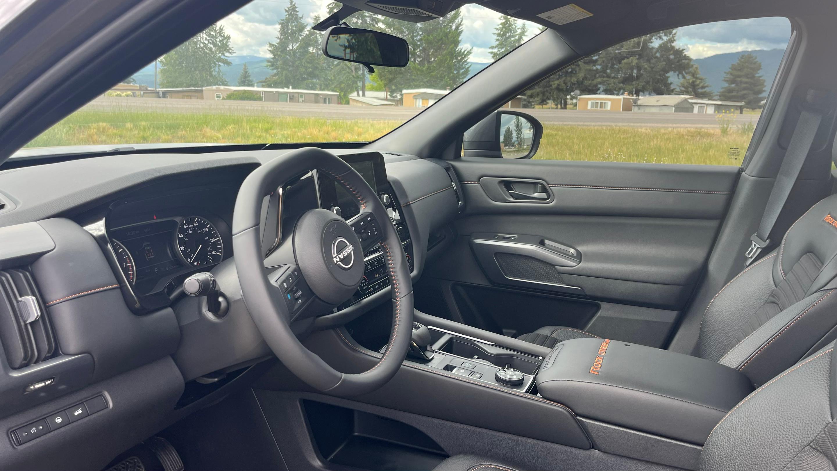 Nissan Pathfinder photo 8