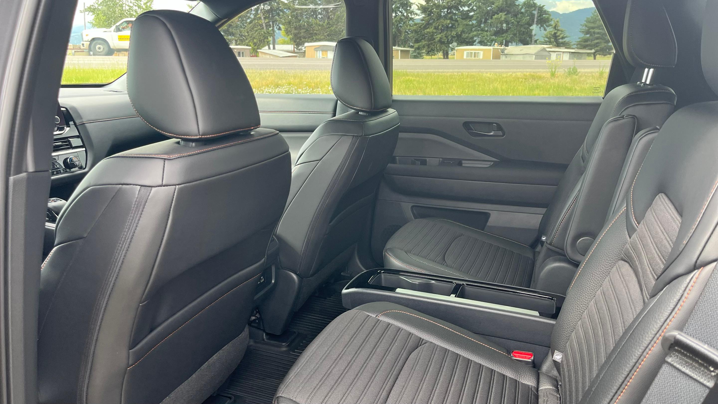 Nissan Pathfinder photo 9