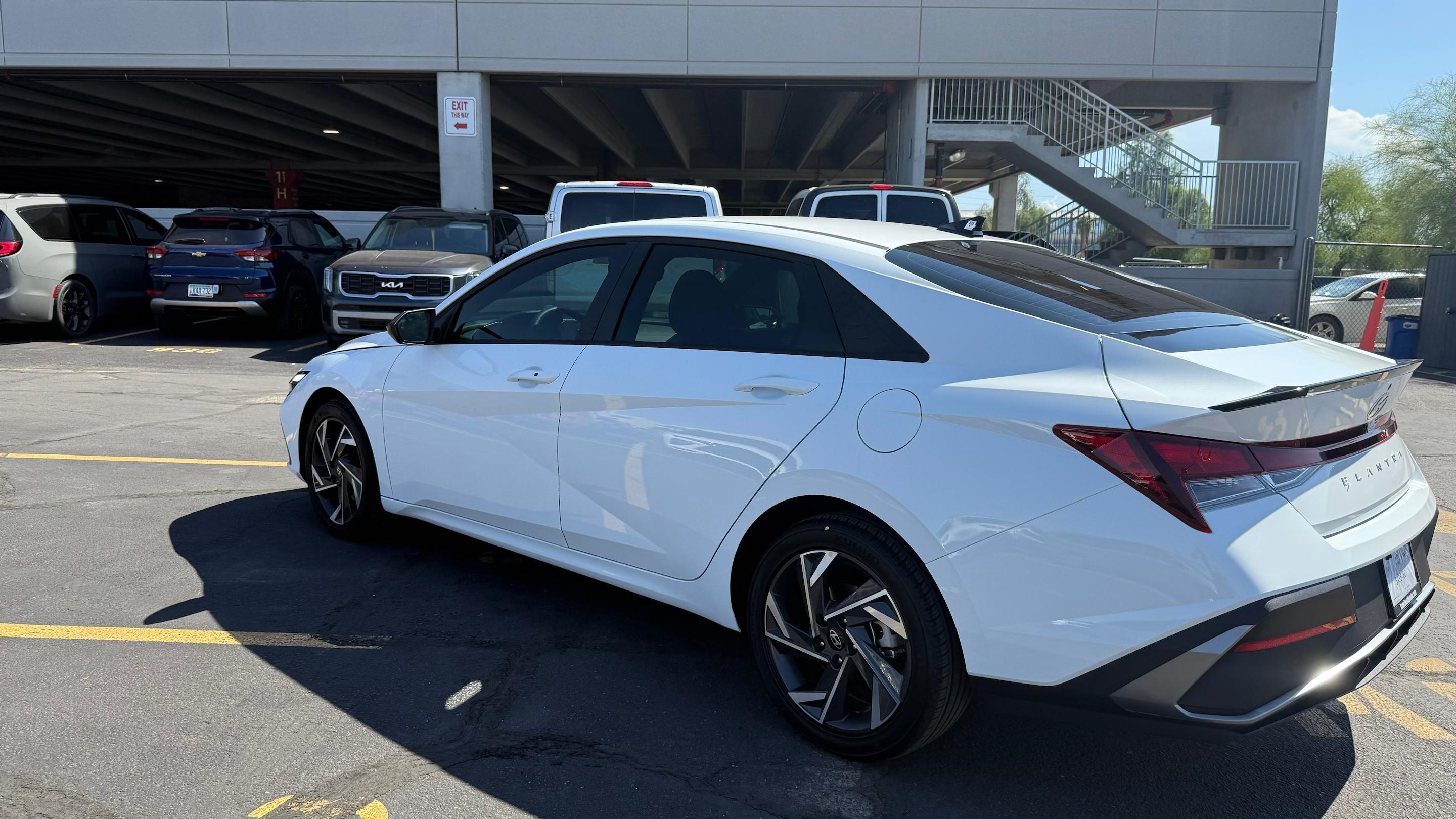 Hyundai Elantra photo 10