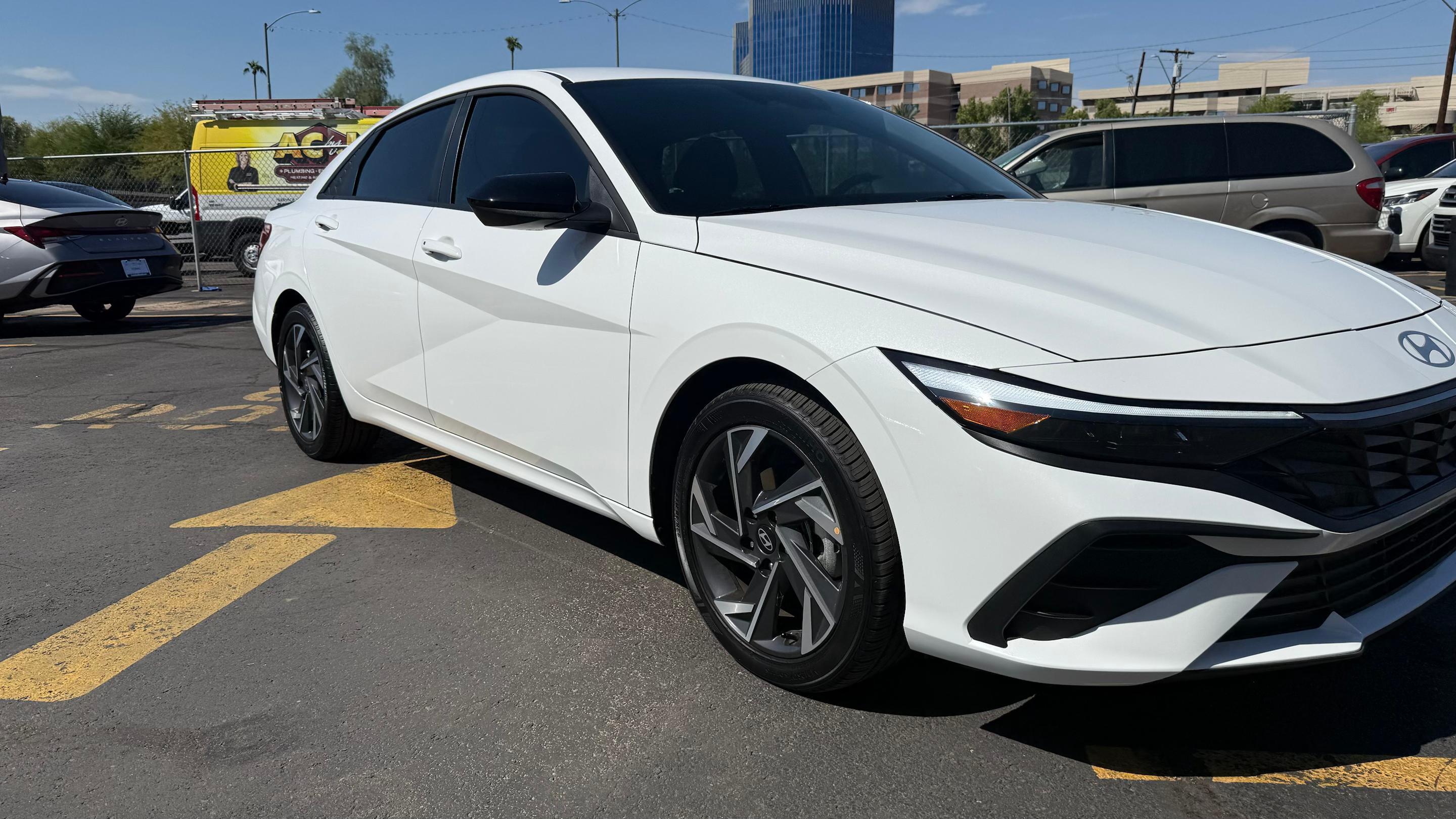 Hyundai Elantra photo 4