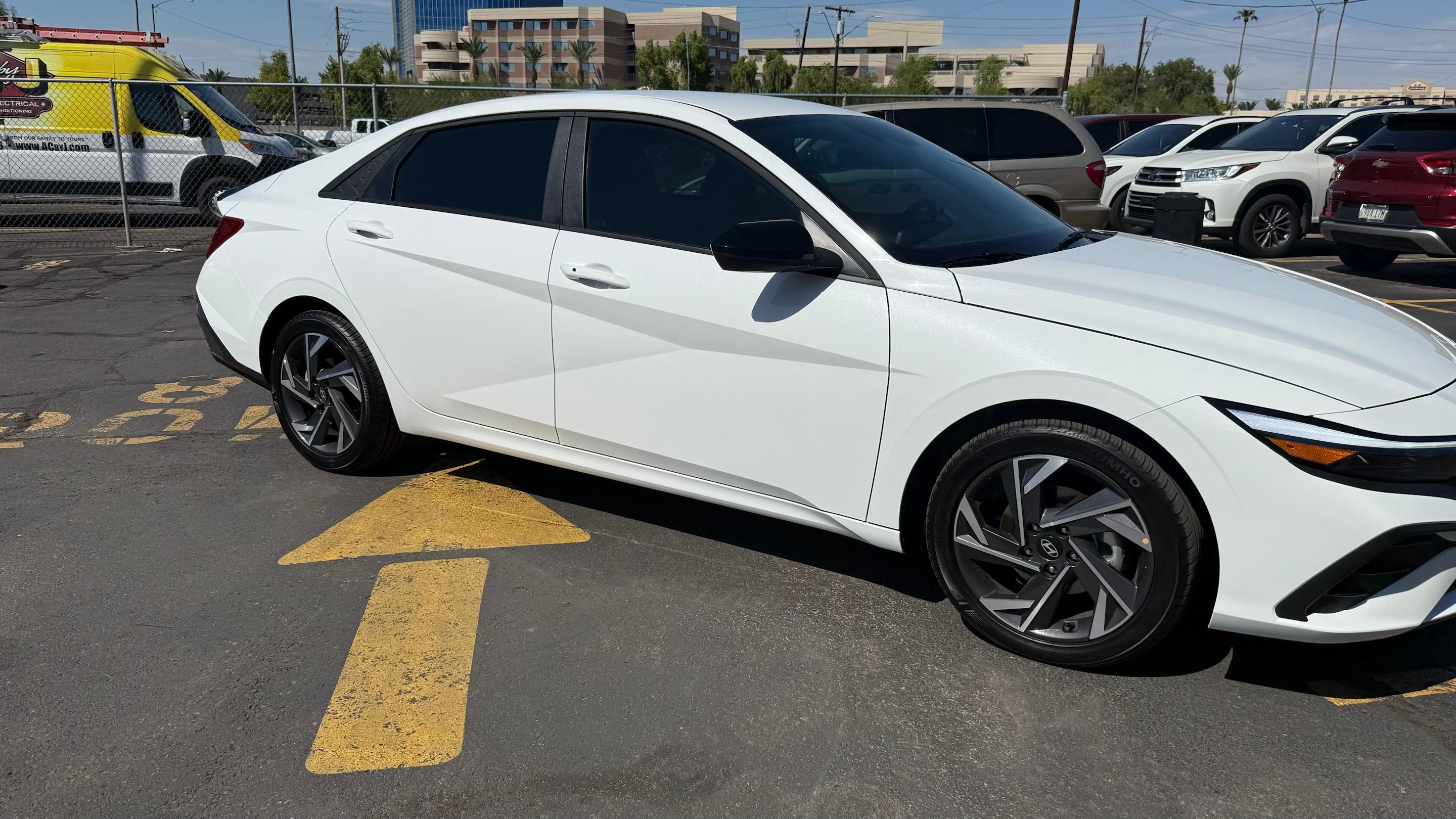 Hyundai Elantra photo 5