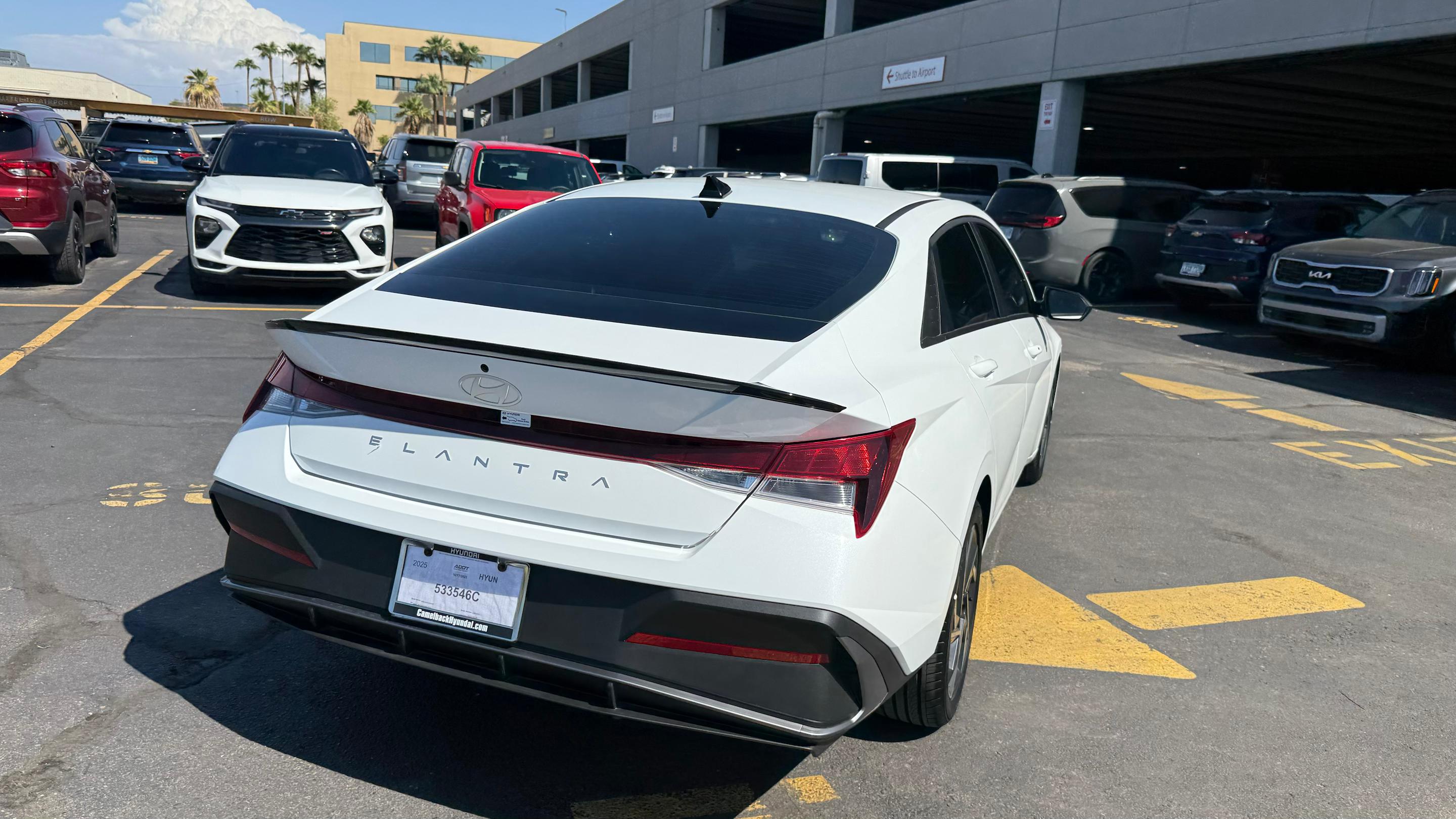 Hyundai Elantra photo 8