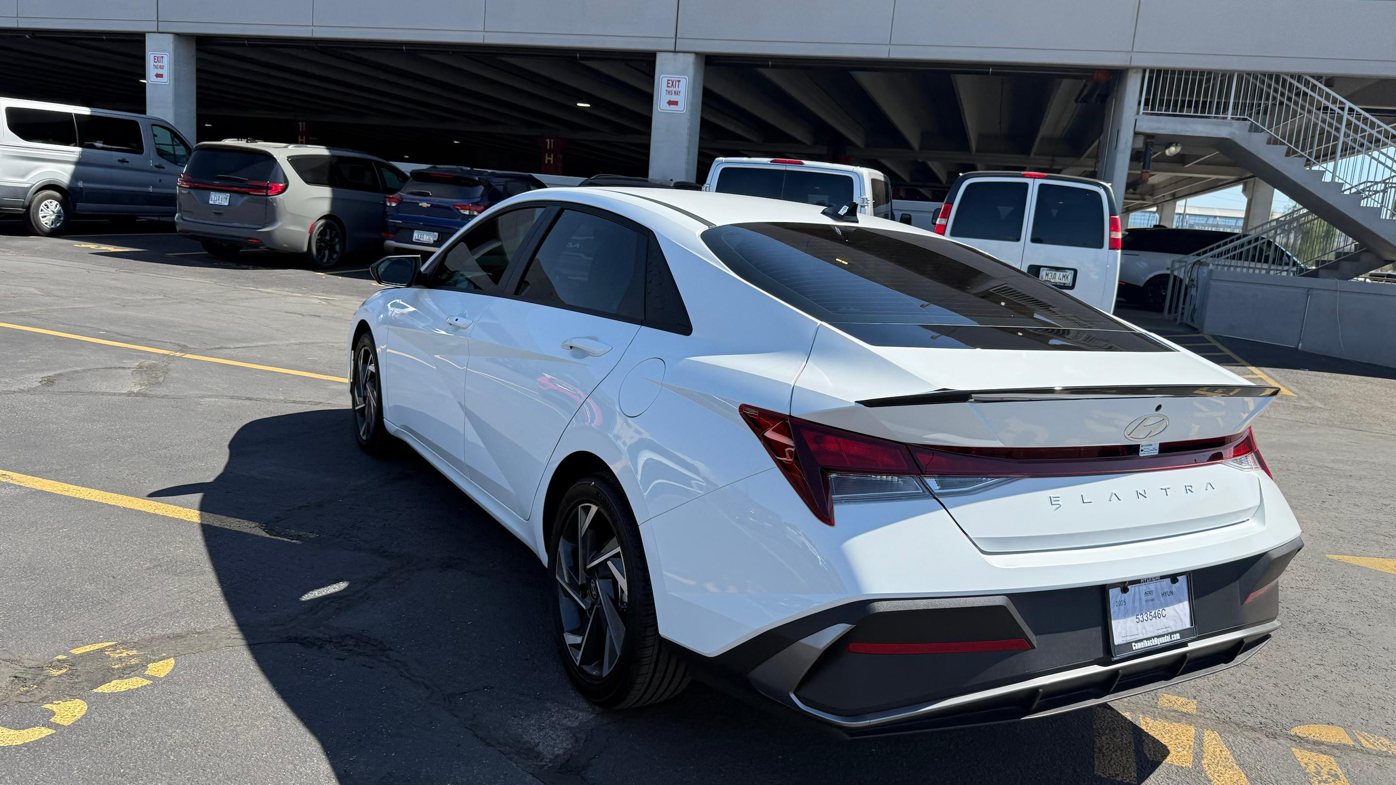 Hyundai Elantra photo 9