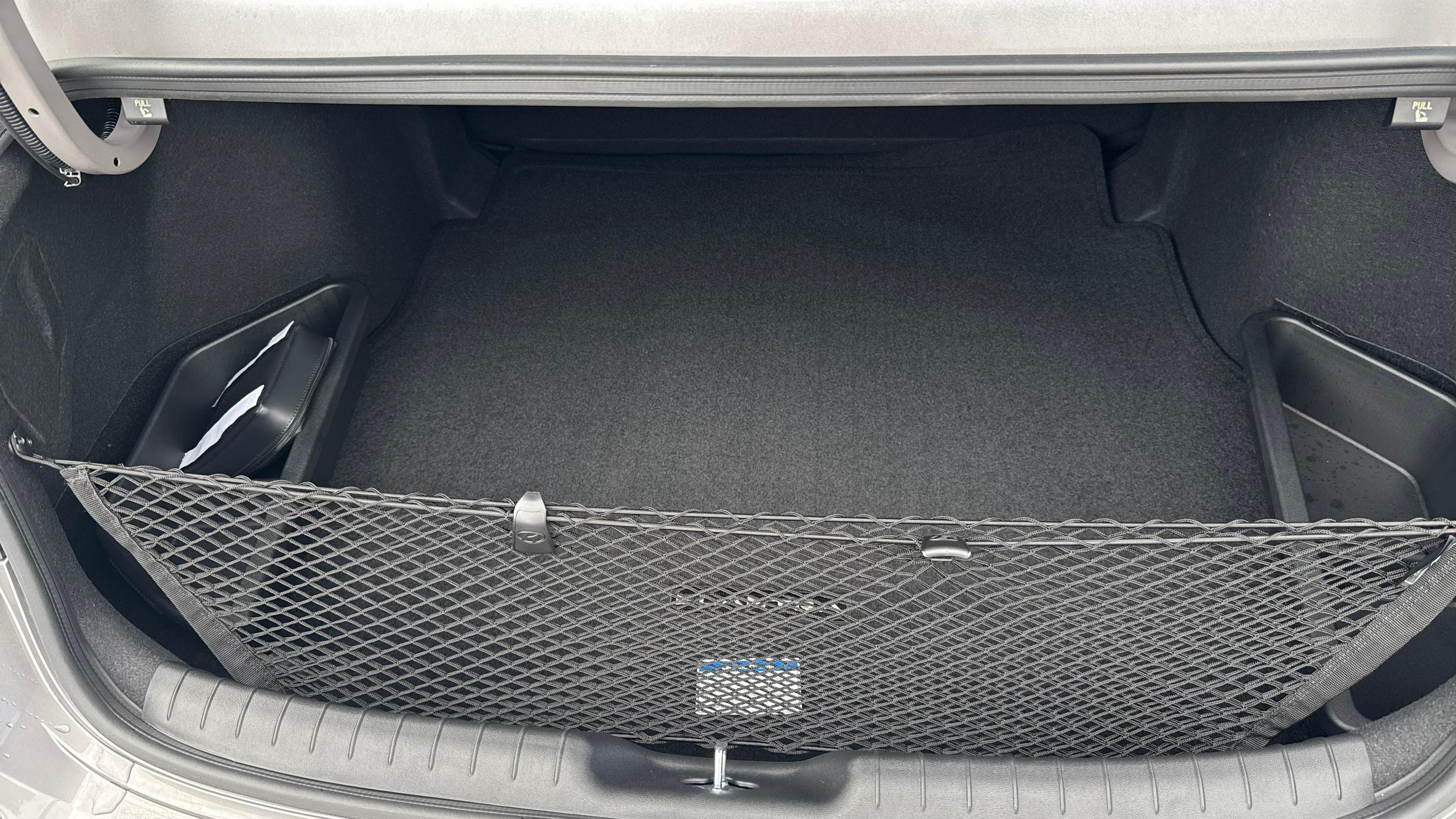 Hyundai Elantra photo 6