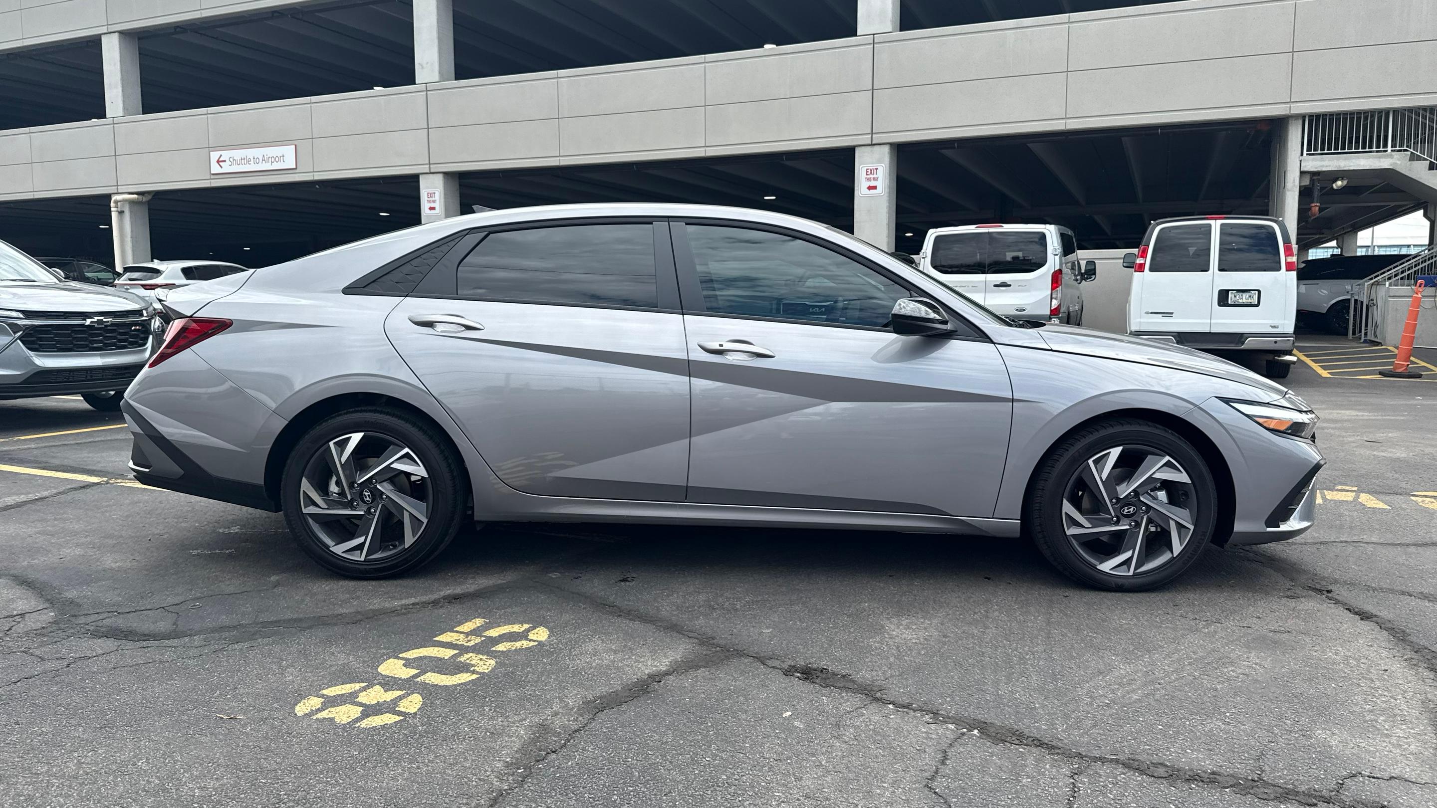 Hyundai Elantra photo 8