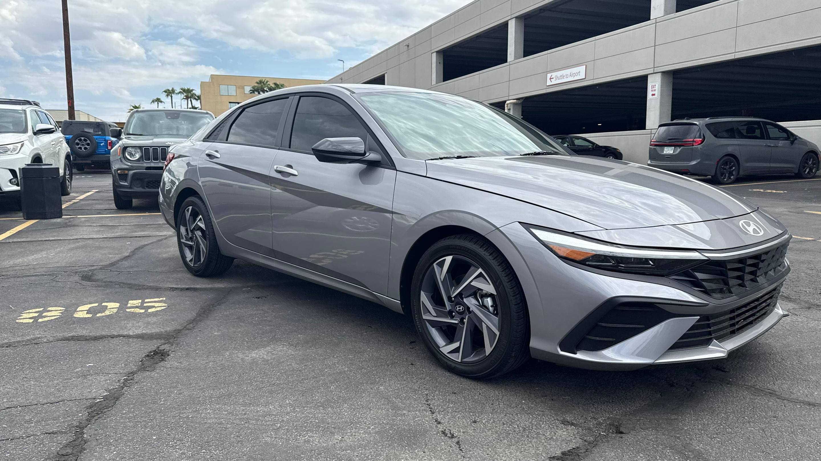 Hyundai Elantra photo 9