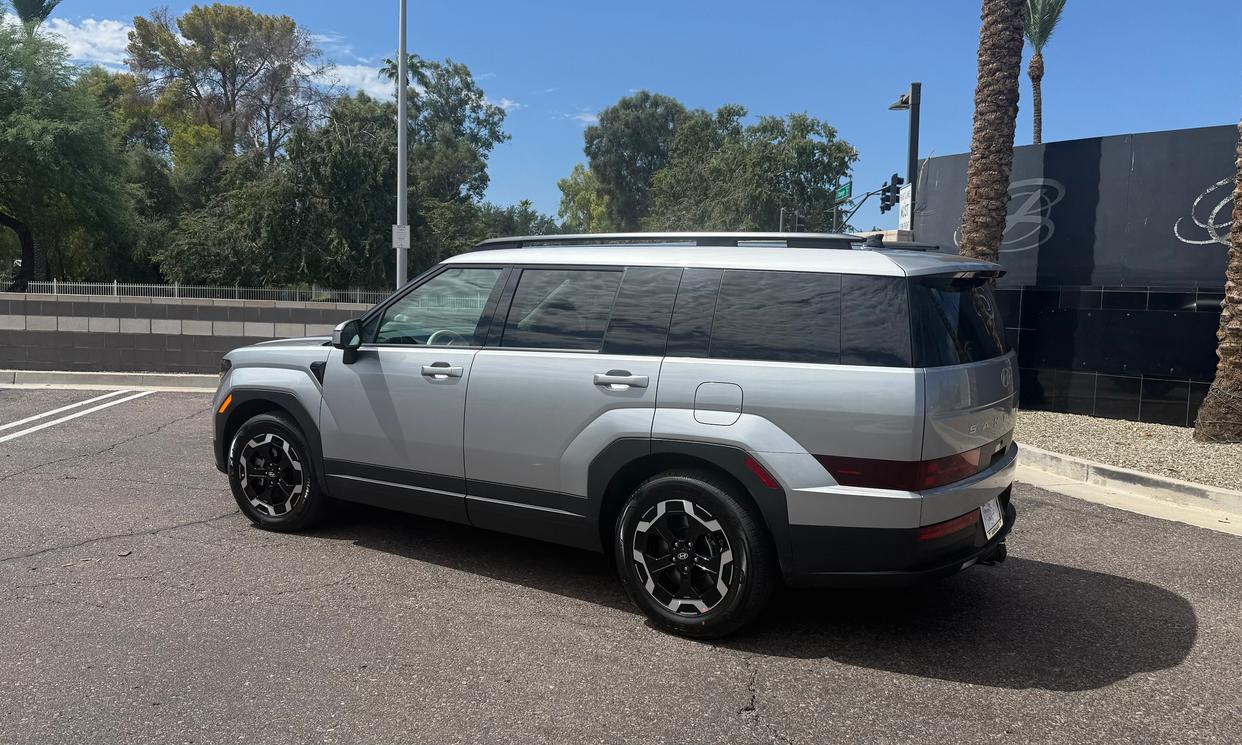 Hyundai Santa Fe photo 2