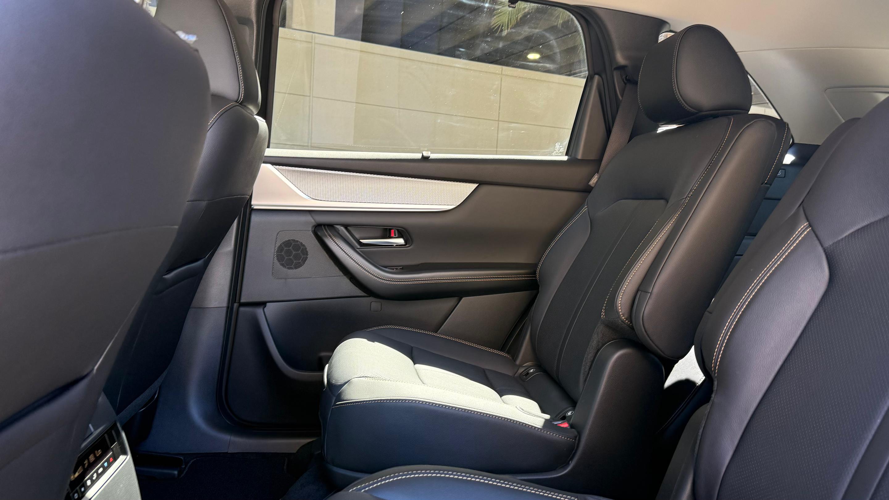 Mazda CX-90 photo 8