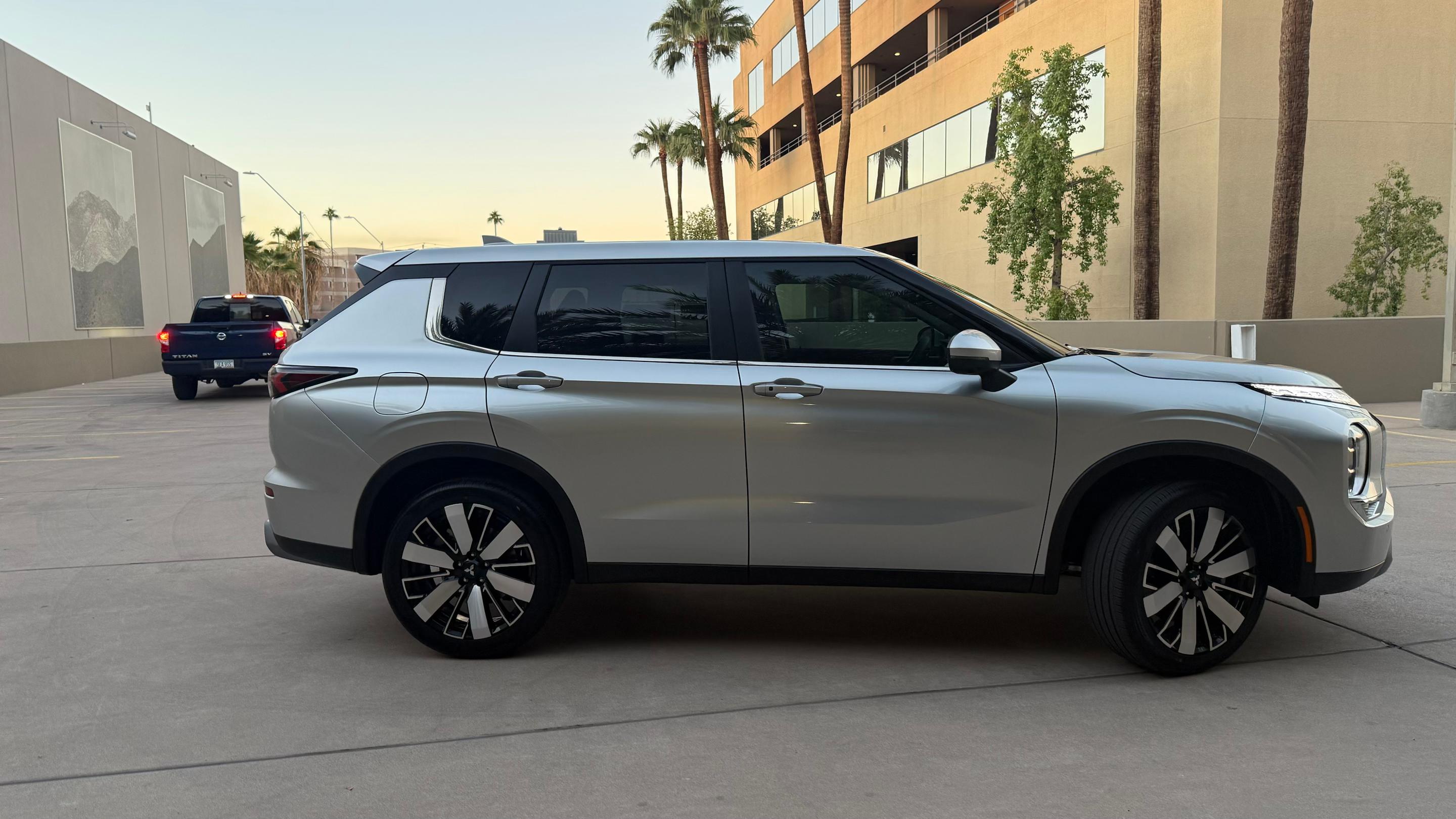 Mitsubishi Outlander photo 4