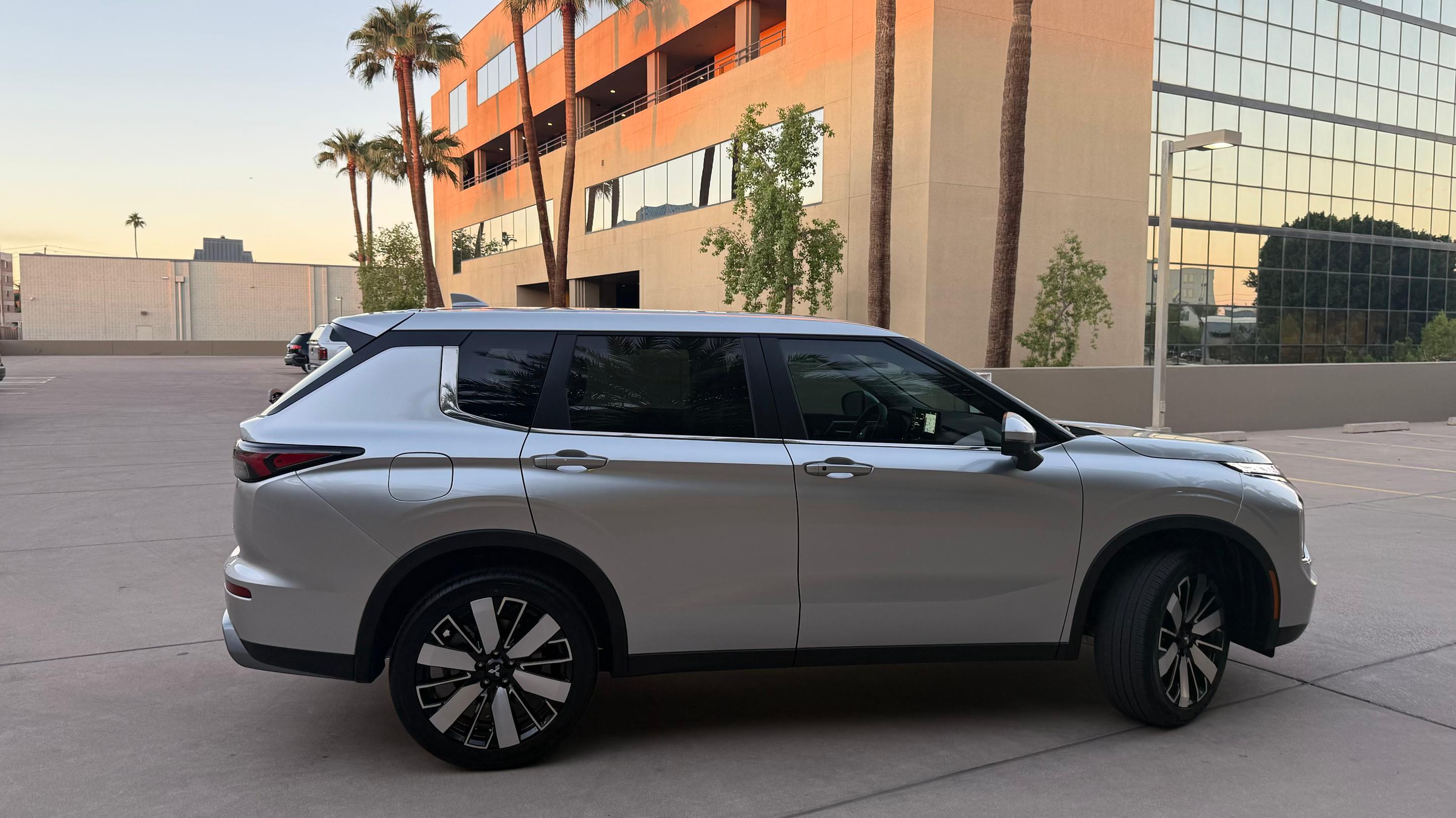 Mitsubishi Outlander photo 8