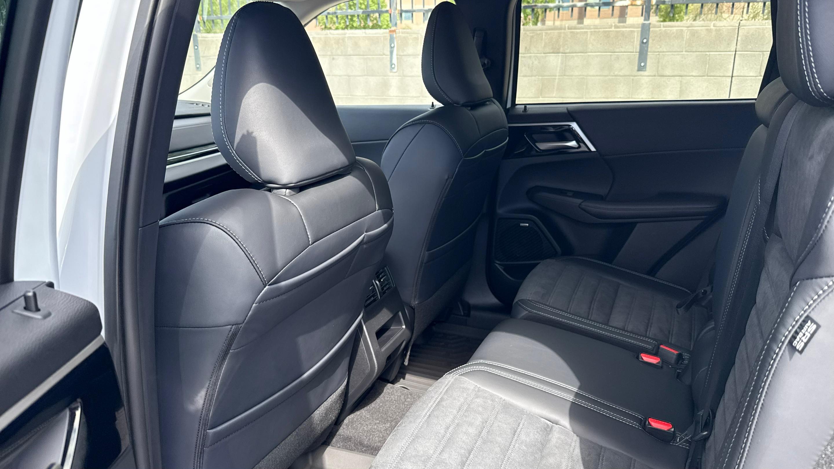 Mitsubishi Outlander photo 8