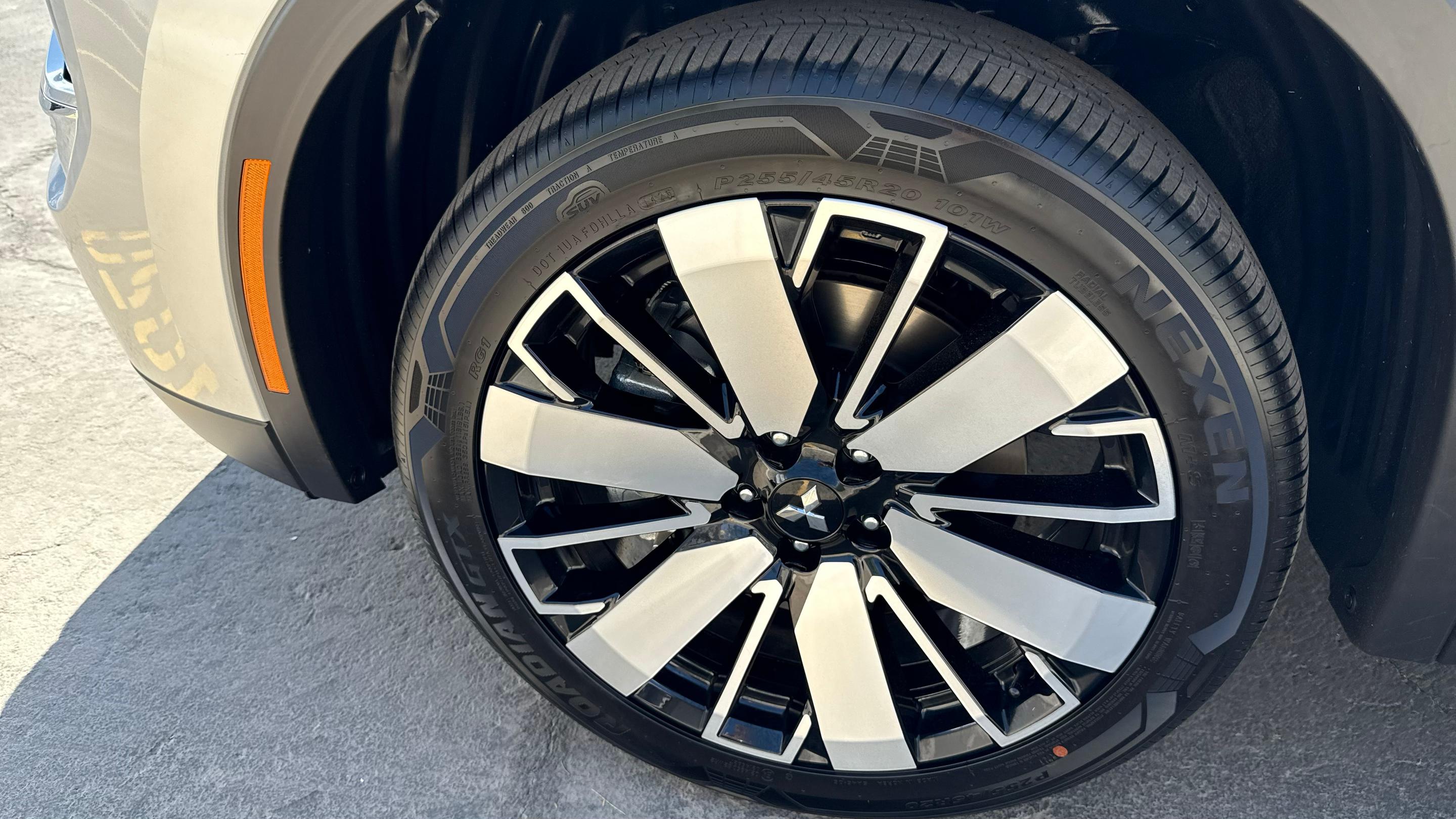 Mitsubishi Outlander photo 6