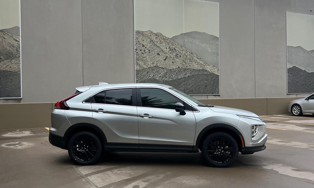 Mitsubishi Eclipse Cross photo 2