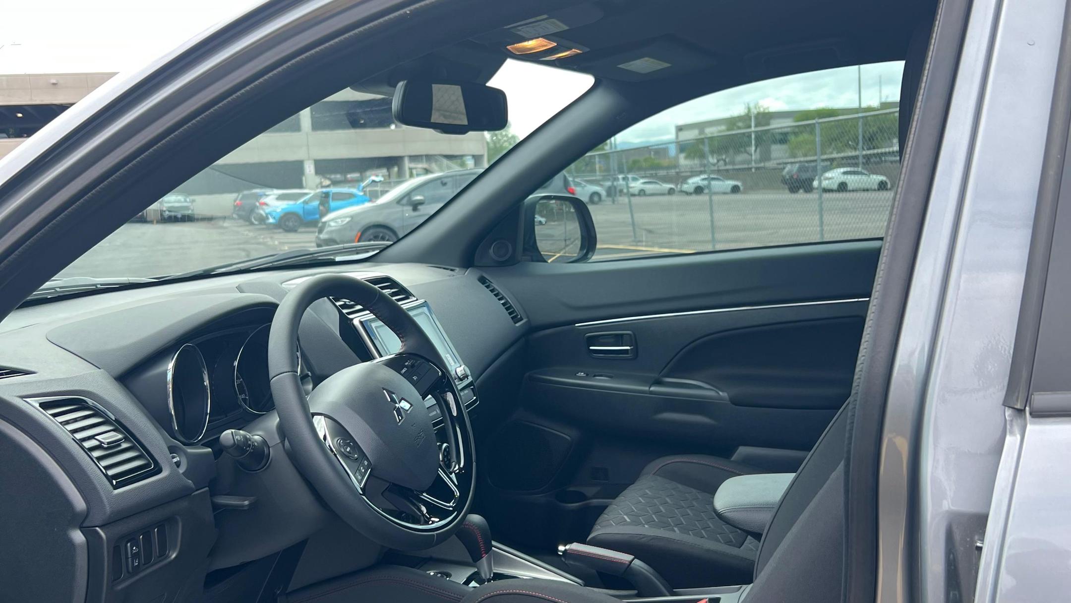 Mitsubishi Outlander Sport photo 5