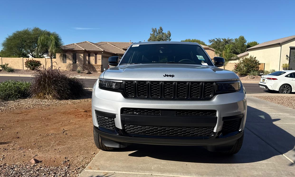 Jeep Grand Cherokee L photo 2
