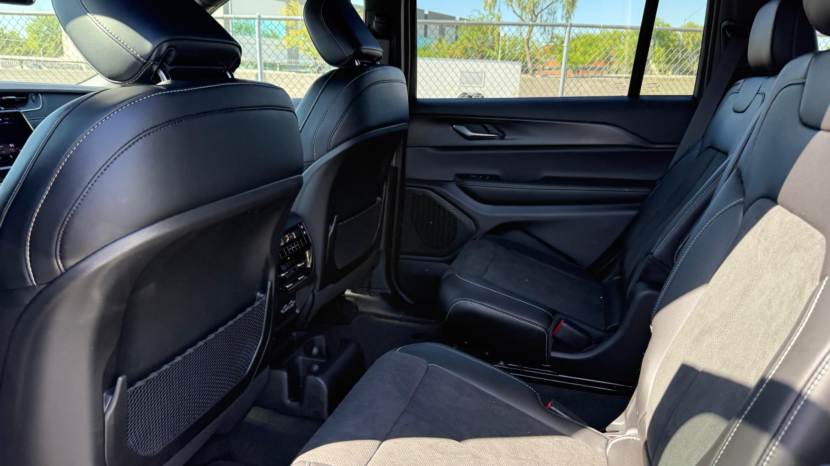 Jeep Grand Cherokee L photo 6